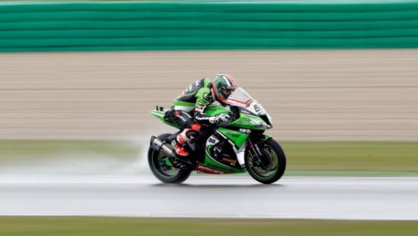 Sykes imprendibile sul bagnato nelle QP1 ad Assen